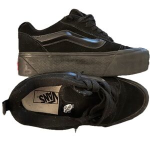 Vans- KNU STACK Black Skate Shoes women’s size 9.5